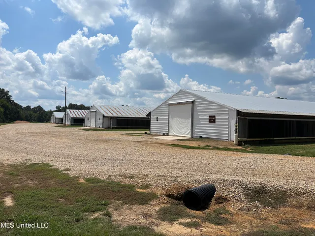 $950,000 | 454 Highway 586, Kokomo, MS 39643
