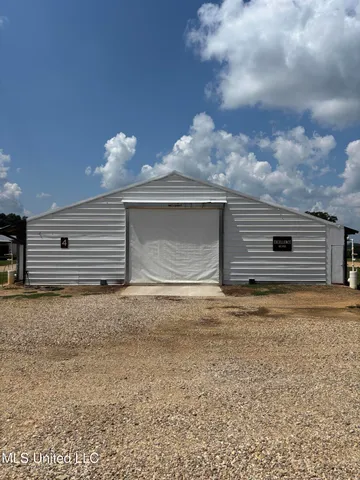 $950,000 | 454 Highway 586, Kokomo, MS 39643