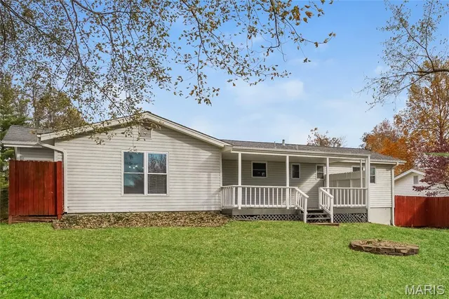 $2,440 | 623 Riverside Drive, St. Charles, MO 63304