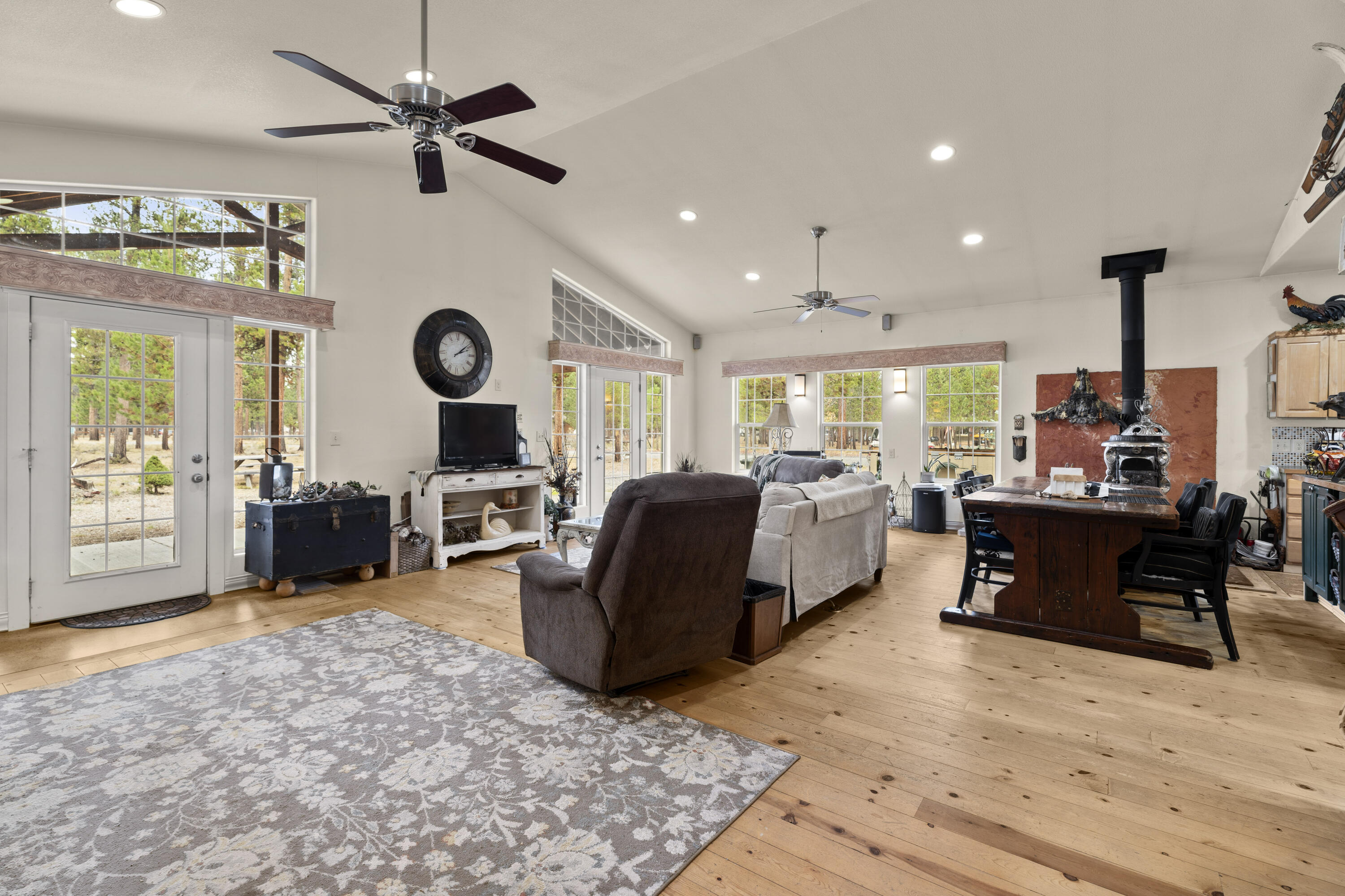 152113 Silver Spur Road La Pine, OR 97739 - Photo 10 of 43