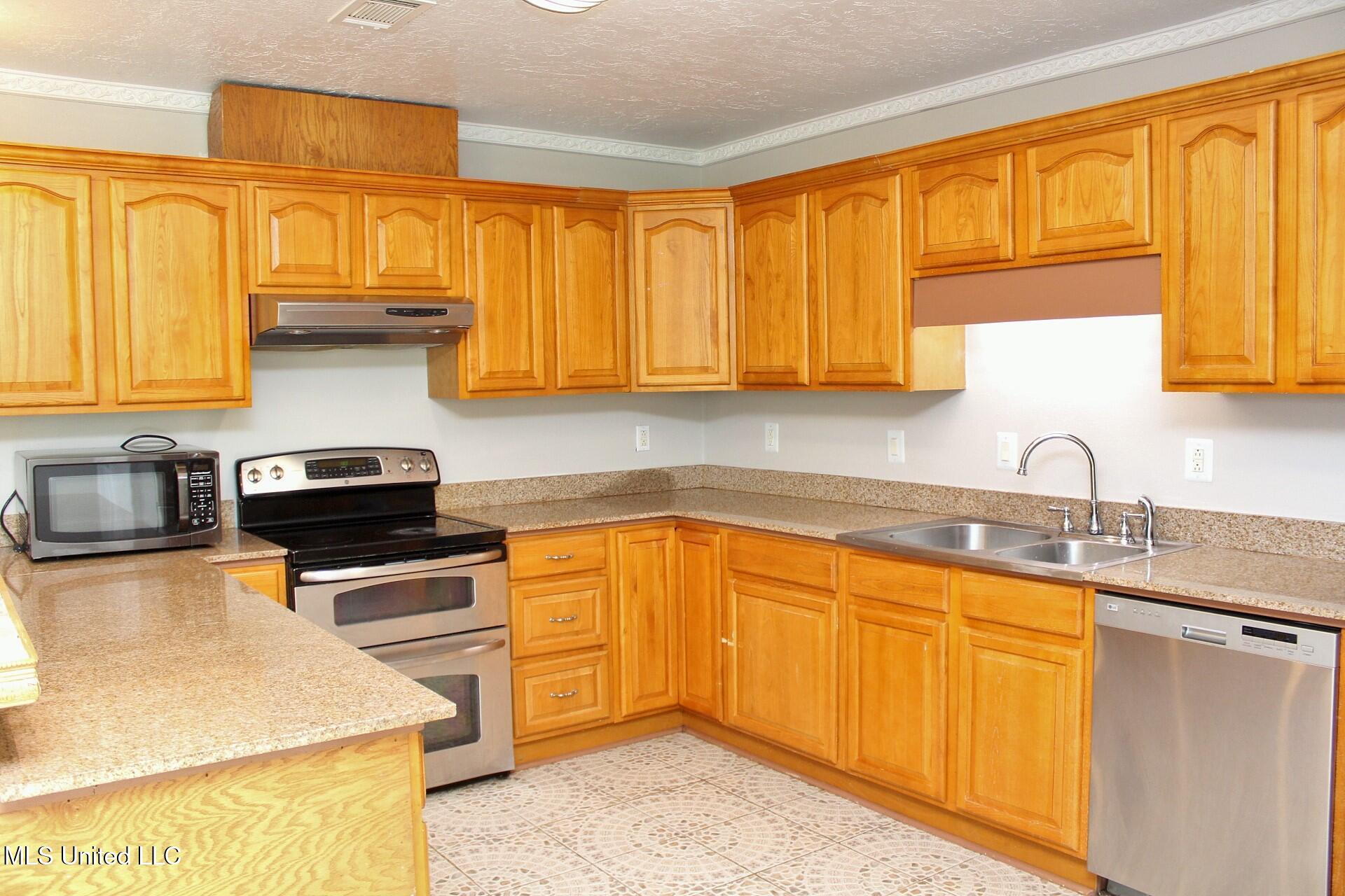144 Inland Beach Road Lucedale, MS 39452 - Photo 8 of 37 8-Kitchen