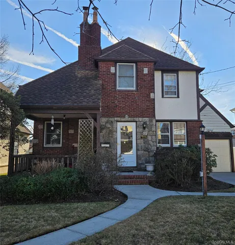 $789,000 | 15 Donald Place, East Rockaway, NY 11518