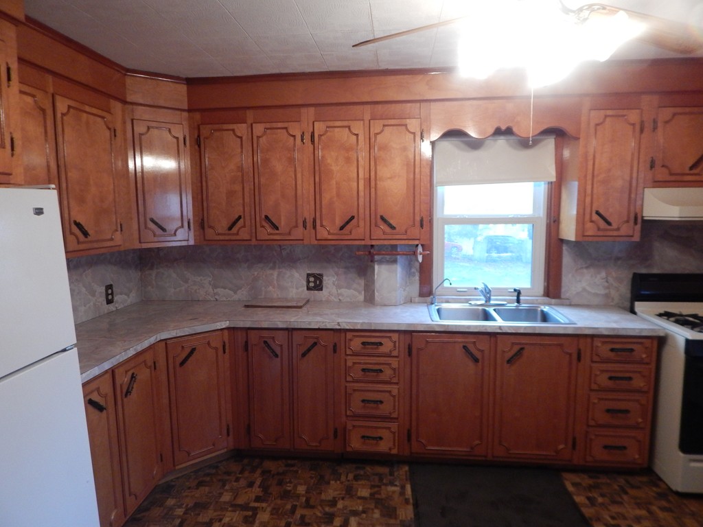47 Prospect Street Fall River, MA 02720 - Photo 6 of 20 Gallery Image 6