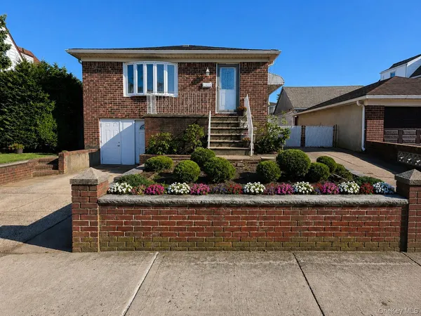 $919,000 | 95-14 159th Avenue | Old Howard Beach