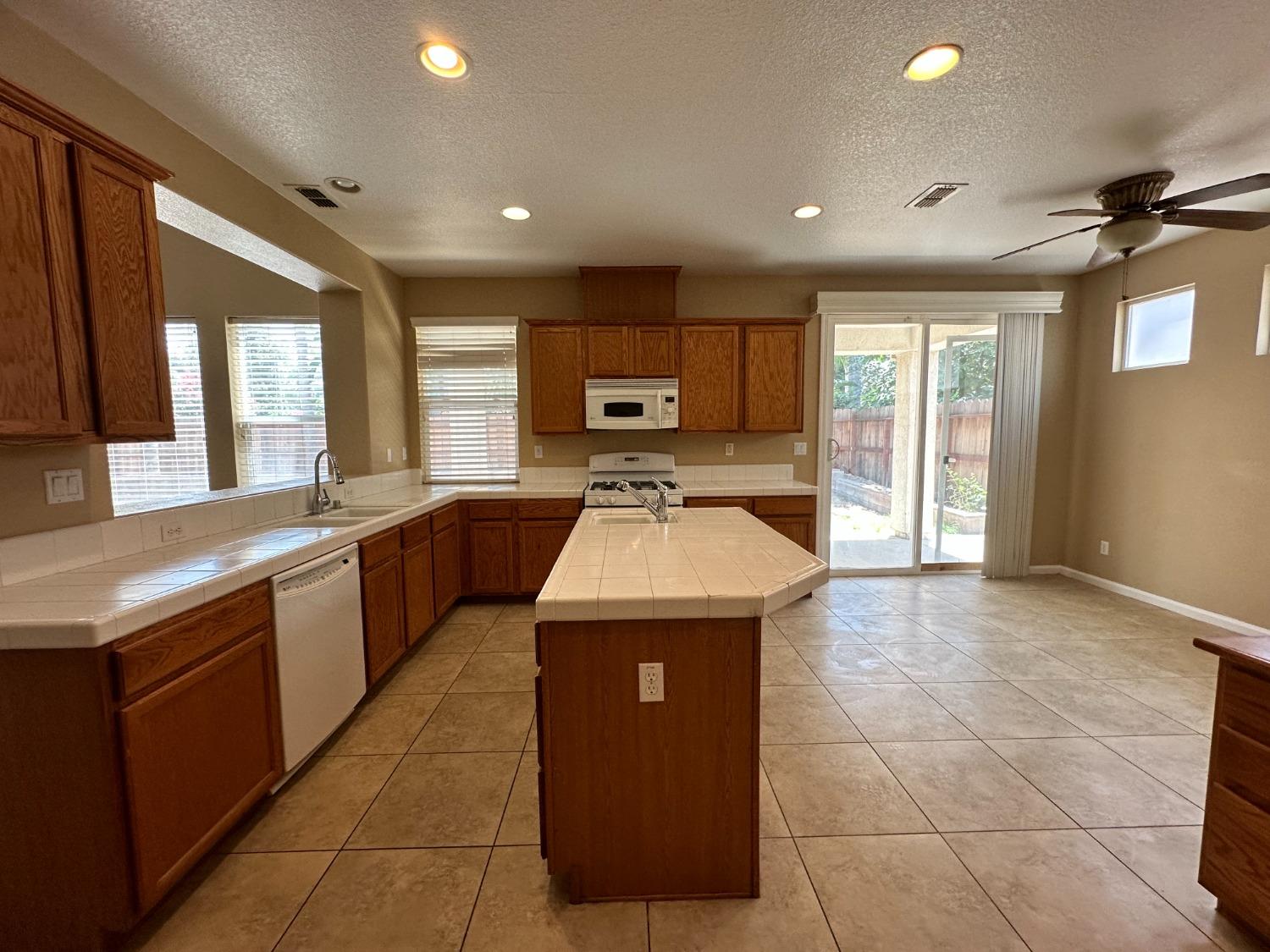 1348 Esplanade Drive Merced, CA 95348 - Photo 14 of 44