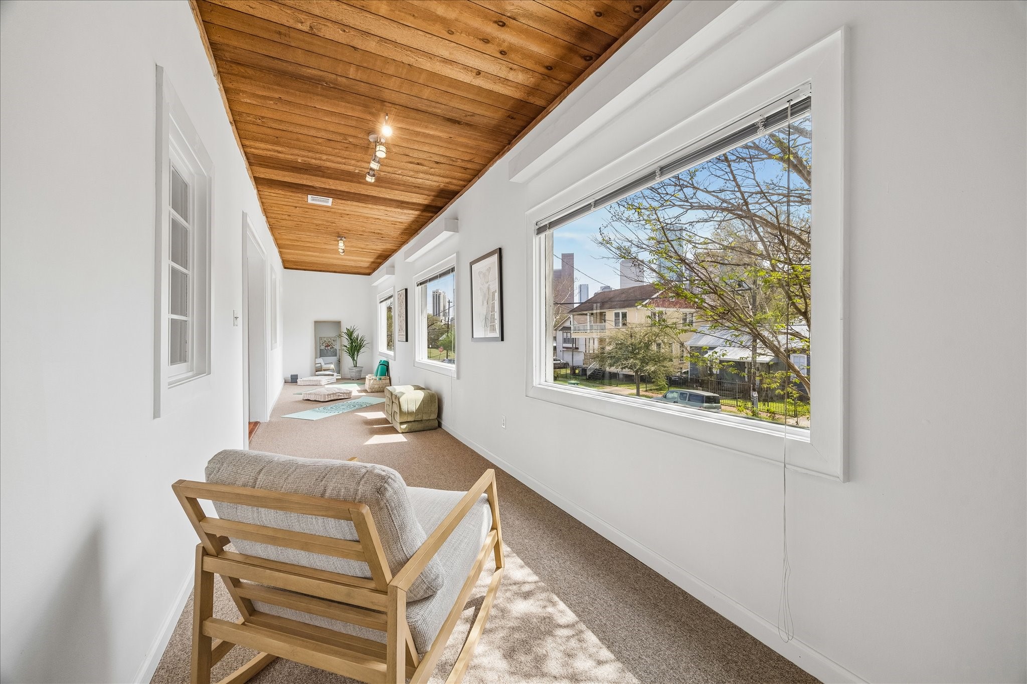 1812 Kane Street Houston, TX 77007 - Photo 22 of 41 a view of a livingroom with furniture and window
