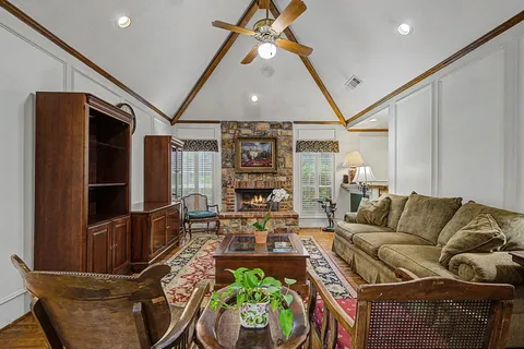 $978,000 | 5831 London Lane, Dallas, TX 75252