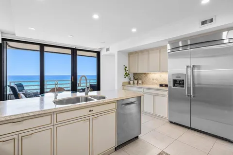 $2,290,000 | 1500 South Ocean Boulevard, Unit 804, Boca Raton, FL 33432