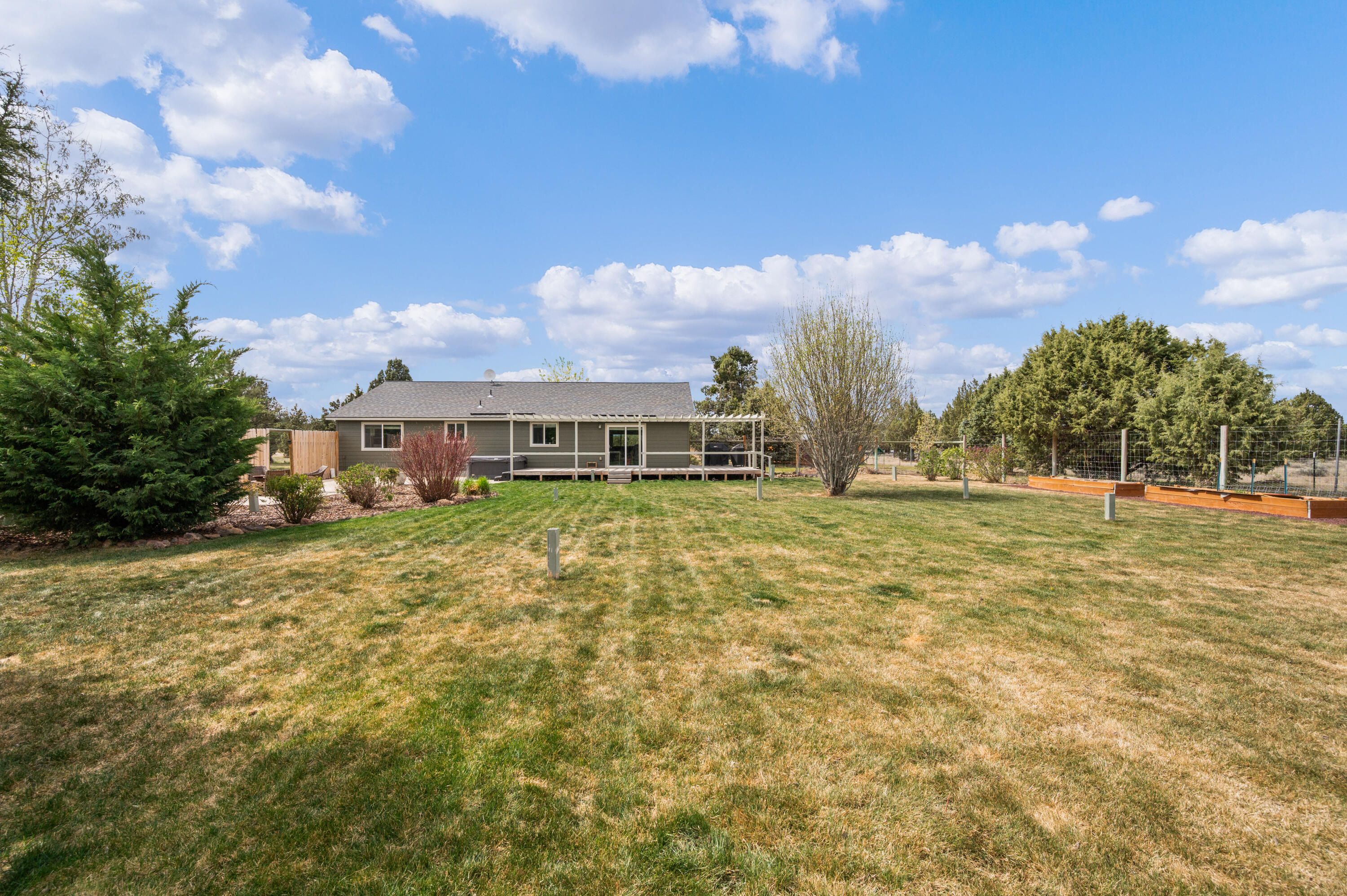 16625 Southwest Dove Road Terrebonne, OR 97760 - Photo 39 of 50 a front view of house with yard