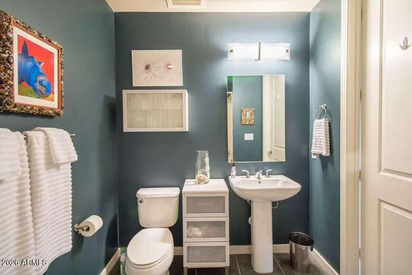 $585,000 | 1 East Lexington Avenue, Unit 1004, Phoenix, AZ 85012