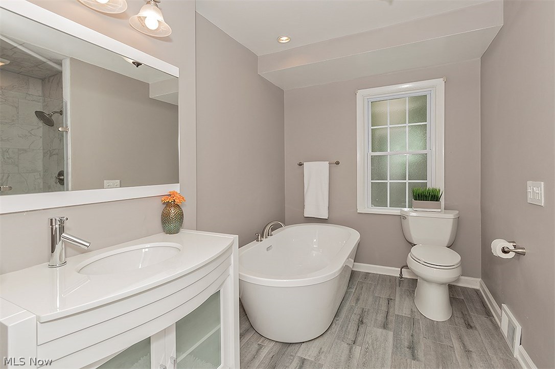 23897 Wimbledon Road Shaker Heights, OH 44122 - Photo 20 of 35 Gallery Image 20