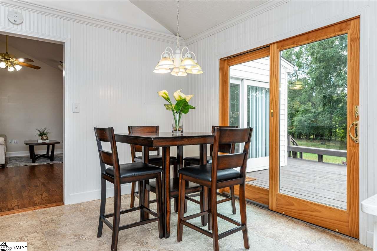 131 Ridge Glen Simpsonville, SC 29680 - Photo 14 of 35