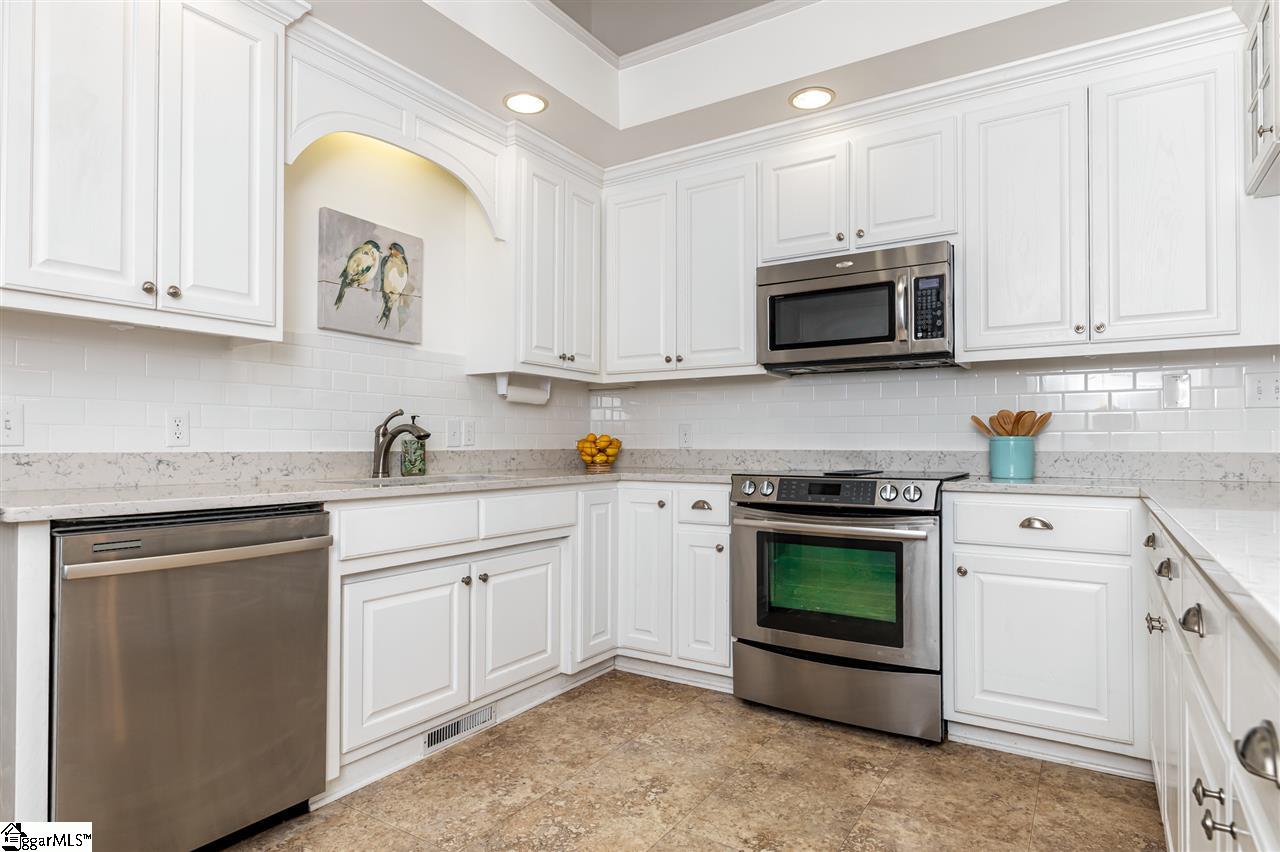 131 Ridge Glen Simpsonville, SC 29680 - Photo 9 of 35