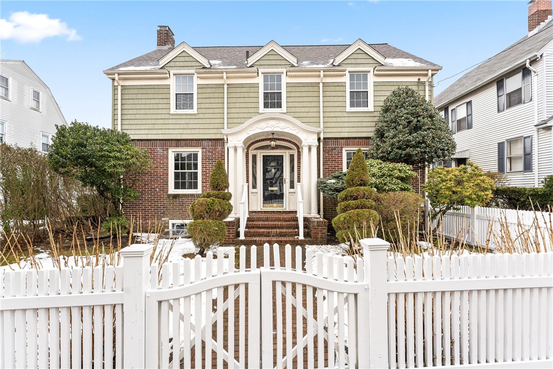 281 Rochambeau Avenue Providence, RI 02906 - Photo 1 of 34 Gallery Image 1