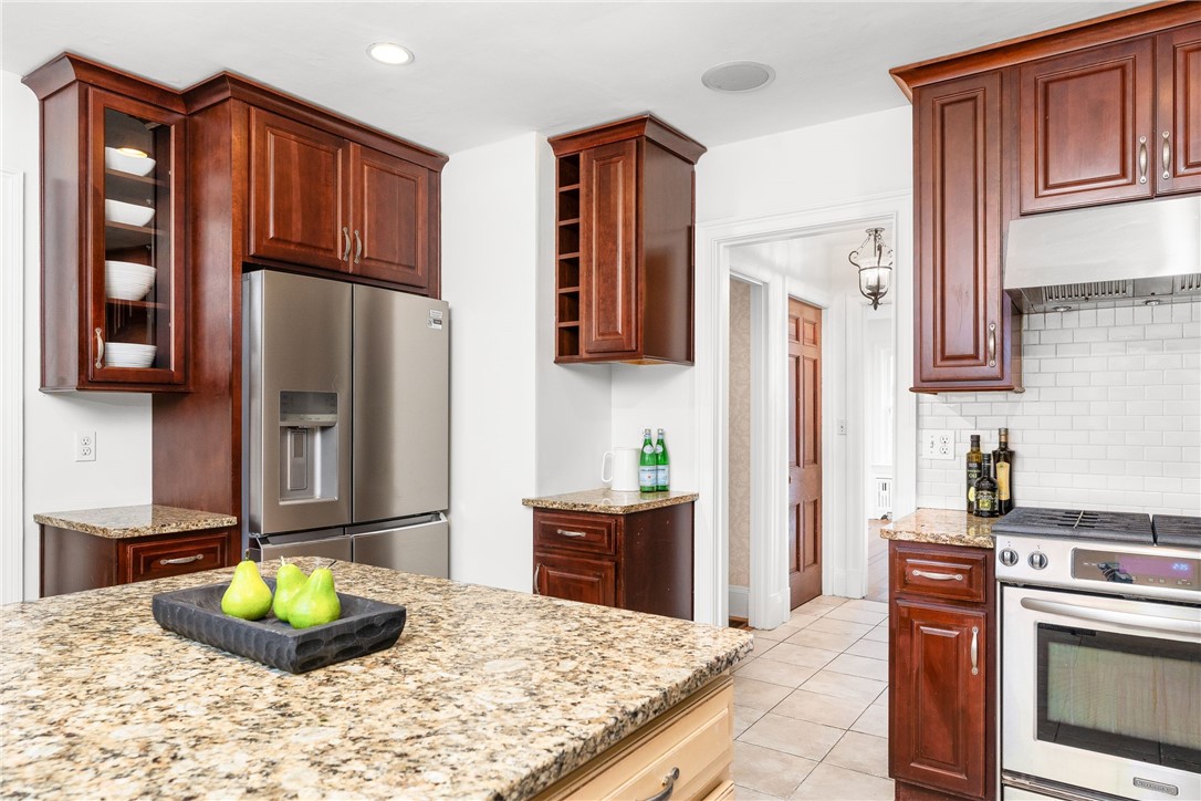 281 Rochambeau Avenue Providence, RI 02906 - Photo 14 of 34 Gallery Image 14