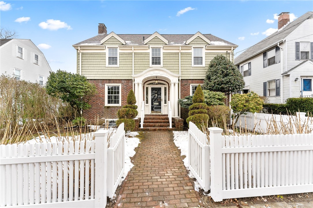 281 Rochambeau Avenue Providence, RI 02906 - Photo 2 of 34 Gallery Image 2