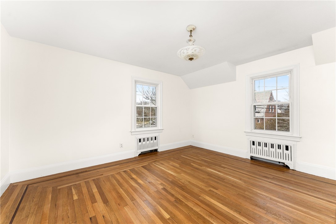 281 Rochambeau Avenue Providence, RI 02906 - Photo 23 of 34 Gallery Image 23