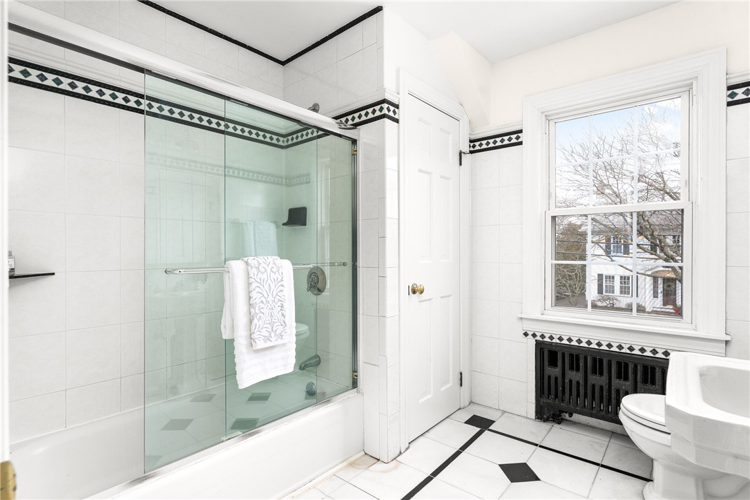 281 Rochambeau Avenue Providence, RI 02906 - Photo 25 of 34 Gallery Image 25
