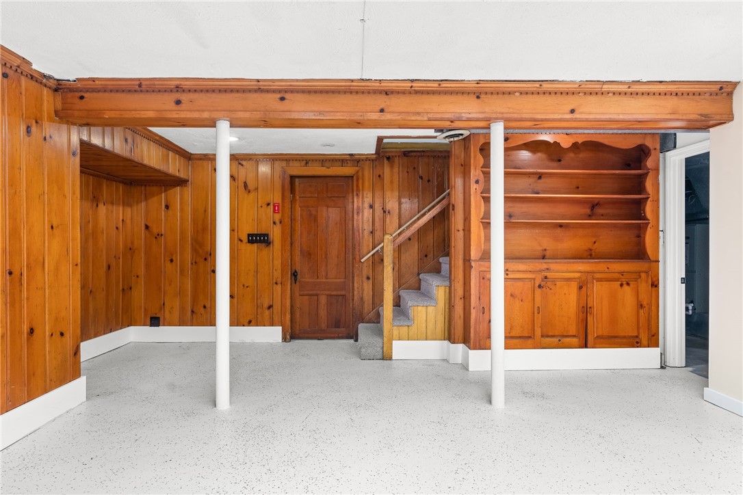 281 Rochambeau Avenue Providence, RI 02906 - Photo 27 of 34 Gallery Image 27