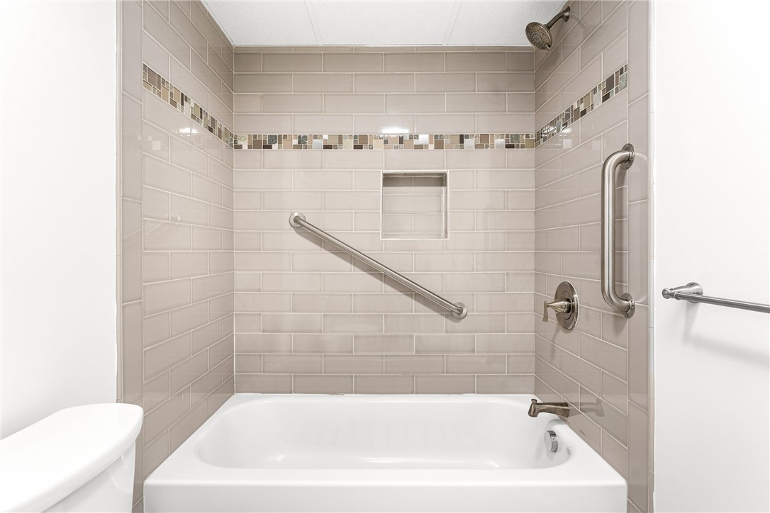 281 Rochambeau Avenue Providence, RI 02906 - Photo 28 of 34 Gallery Image 28