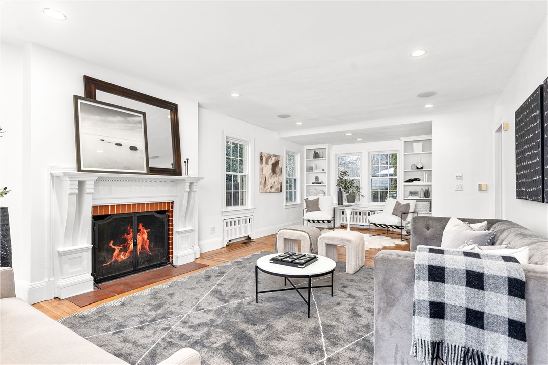 281 Rochambeau Avenue Providence, RI 02906 - Photo 5 of 34 Gallery Image 5