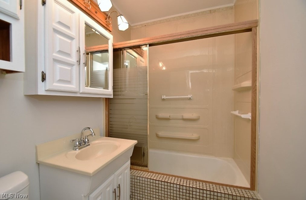 1114 Clifford Road Cleveland Heights, OH 44121 - Photo 14 of 33 First floor bath