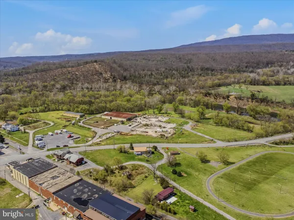 $750,000 | 86 Henry W Miller Highway, Paw Paw, WV 25434
