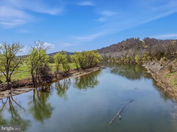 $750,000 | 86 Henry W Miller Highway, Paw Paw, WV 25434