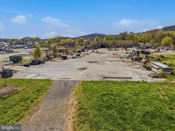 $750,000 | 86 Henry W Miller Highway, Paw Paw, WV 25434