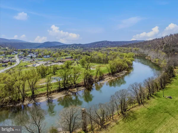 $750,000 | 86 Henry W Miller Highway, Paw Paw, WV 25434