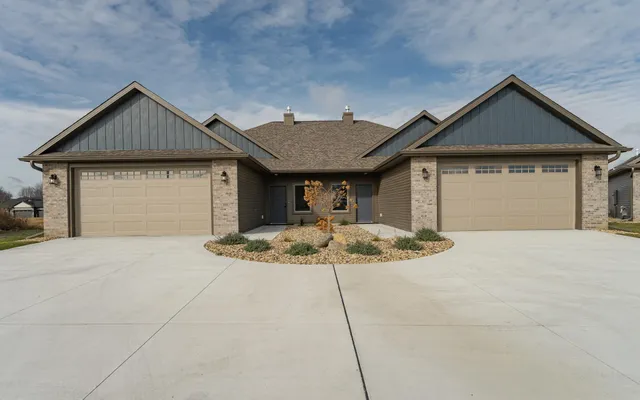 $445,000 | 885 Picadilly Lane Northwest, Rochester, MN 55901