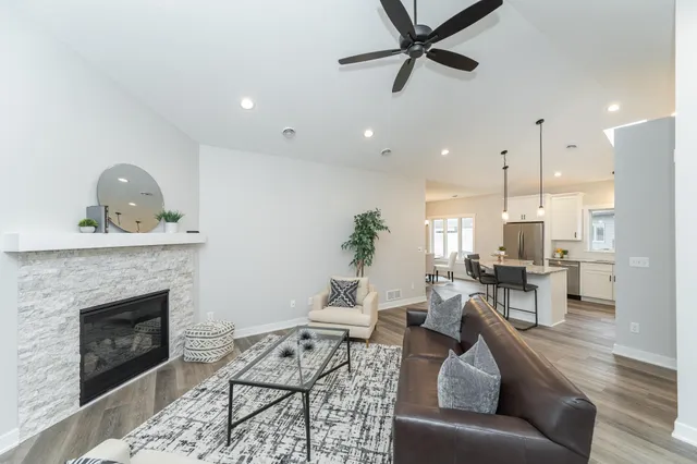 $445,000 | 885 Picadilly Lane Northwest, Rochester, MN 55901