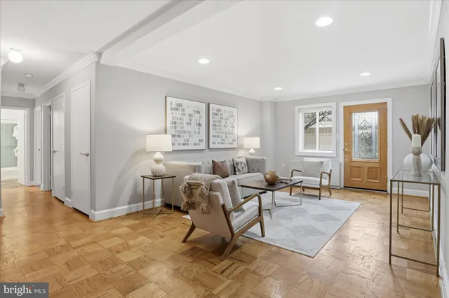 $365,000 | 200 North Maple Avenue, Unit 212, Falls Church, VA 22046