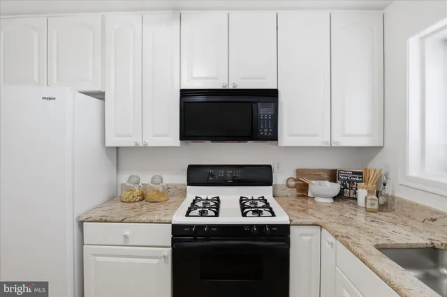 $365,000 | 200 North Maple Avenue, Unit 212, Falls Church, VA 22046