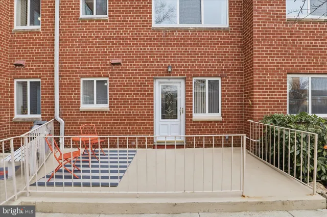 $365,000 | 200 North Maple Avenue, Unit 212, Falls Church, VA 22046