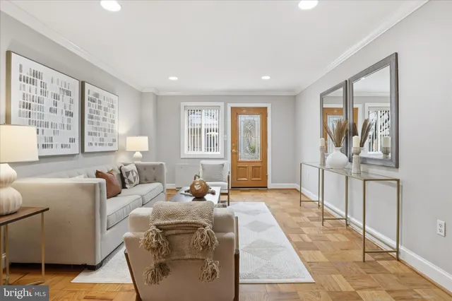 $365,000 | 200 North Maple Avenue, Unit 212, Falls Church, VA 22046