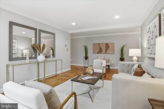 $365,000 | 200 North Maple Avenue, Unit 212, Falls Church, VA 22046