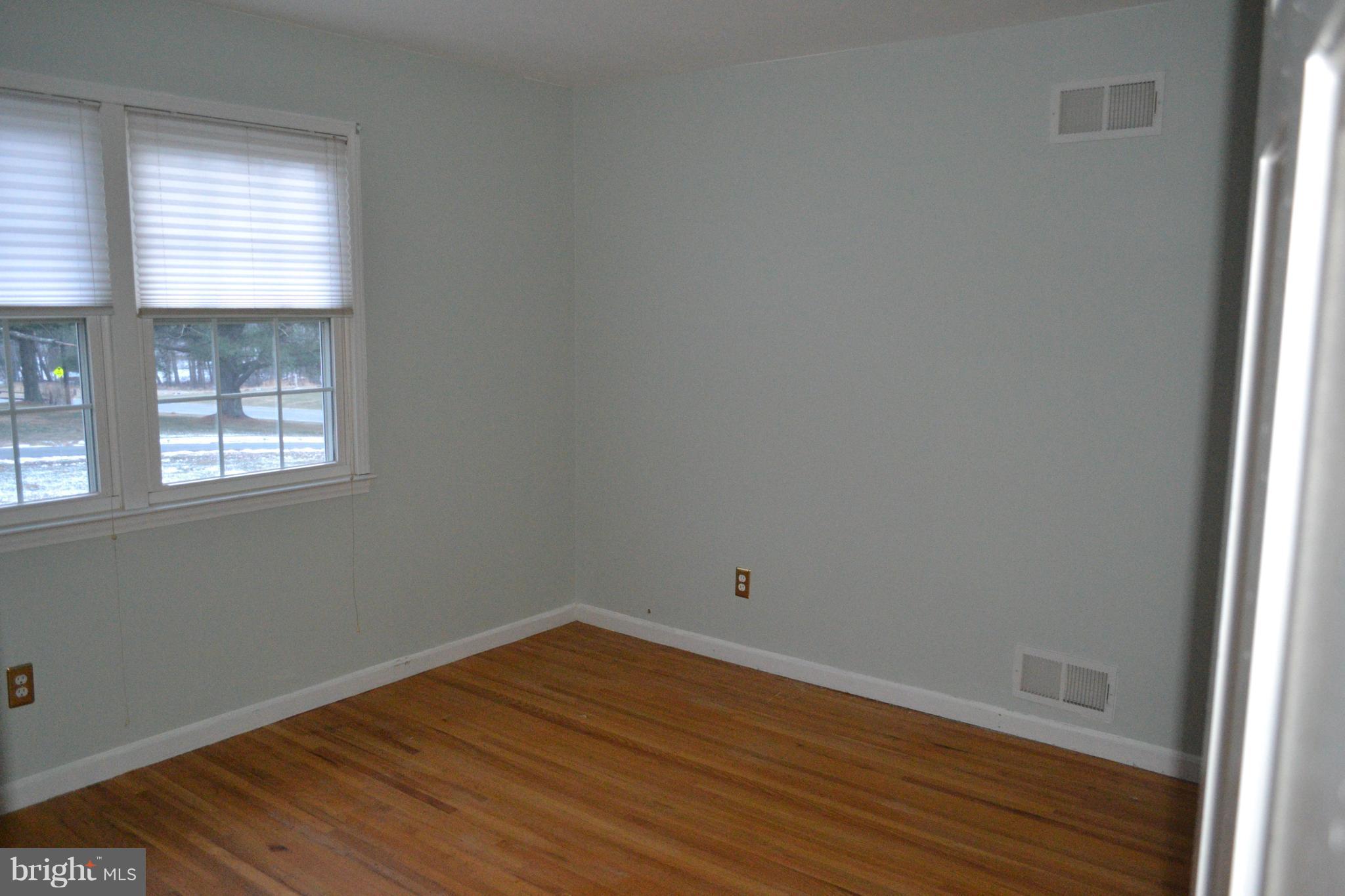 16024 Riffle Ford Road Gaithersburg, MD 20878 - Photo 12 of 16 Bedroom