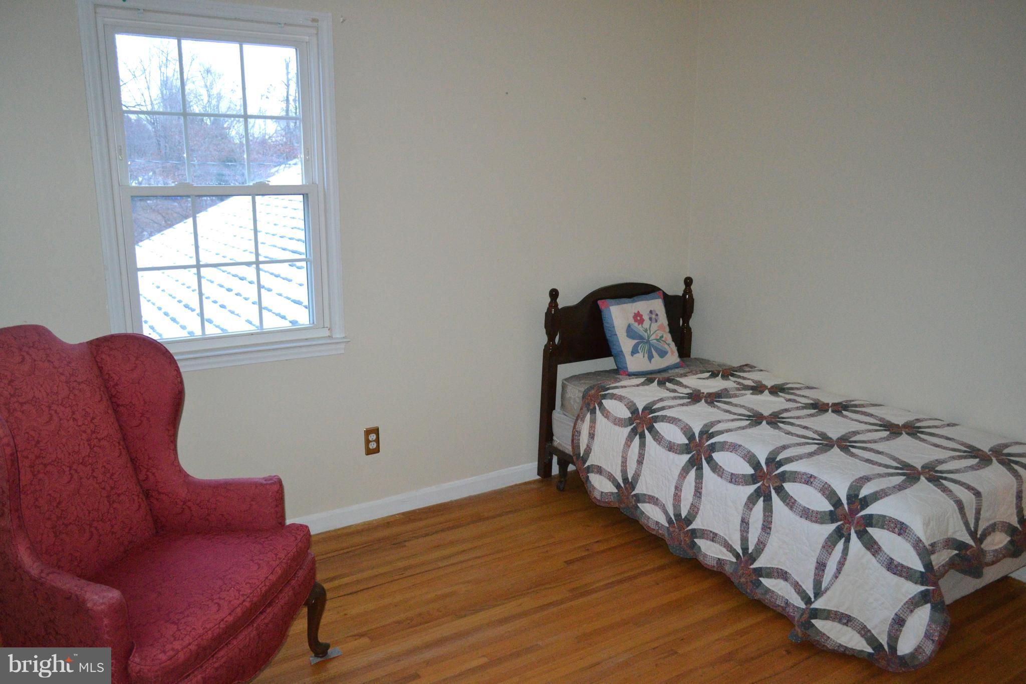 16024 Riffle Ford Road Gaithersburg, MD 20878 - Photo 13 of 16 Bedroom