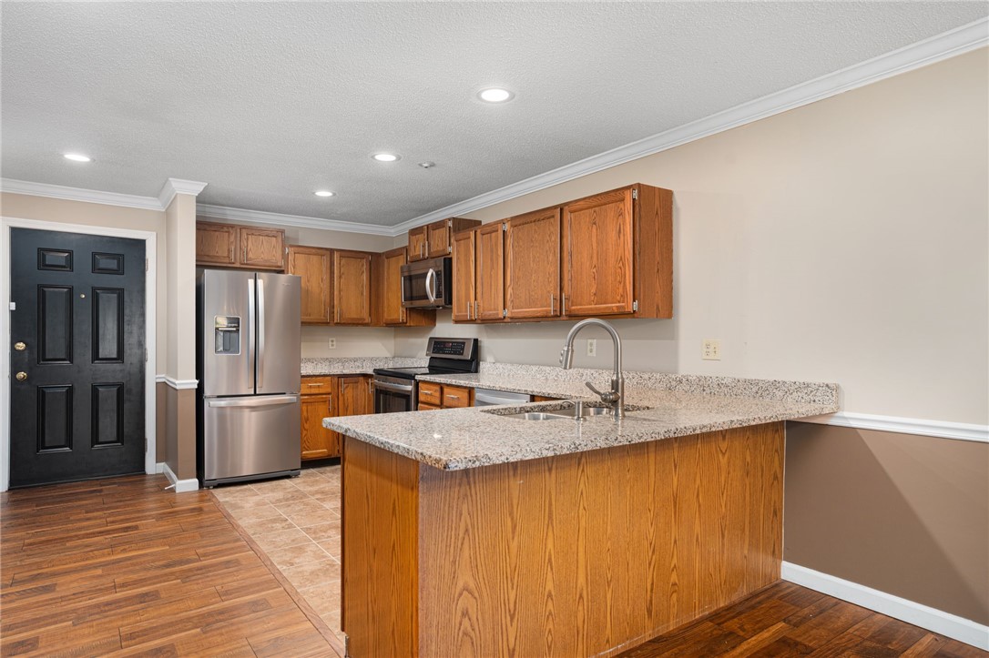 3524 West Shore Road, Unit 405 Warwick, RI 02886 - Photo 4 of 21
