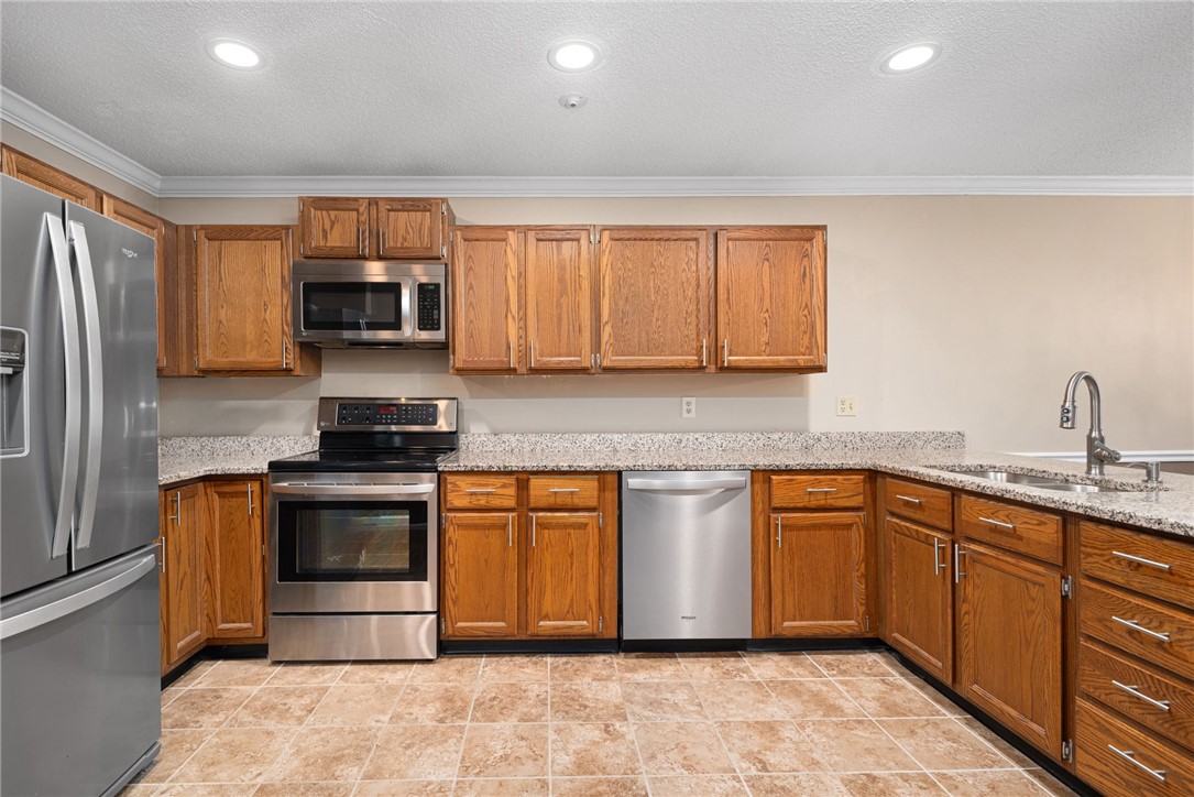 3524 West Shore Road, Unit 405 Warwick, RI 02886 - Photo 5 of 21