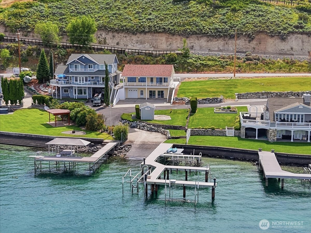 1496 South Lakeshore Road Chelan, WA 98816 - Photo 34 of 40