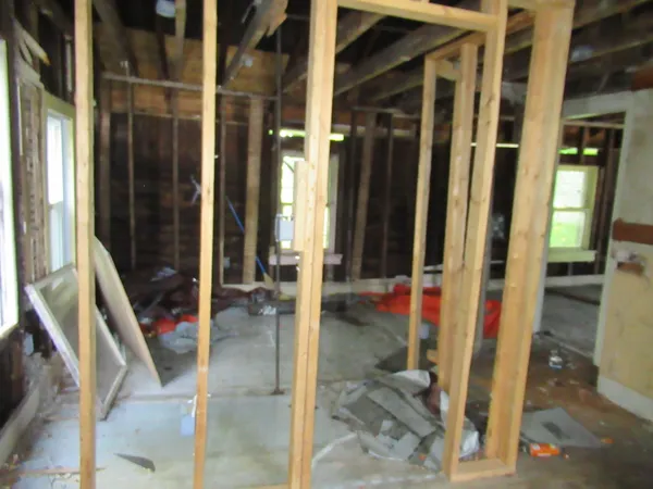 $21,900 | 562 West Van Buren Street, Battle Creek, MI 49037