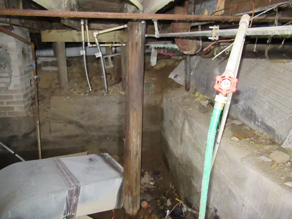 $21,900 | 562 West Van Buren Street, Battle Creek, MI 49037