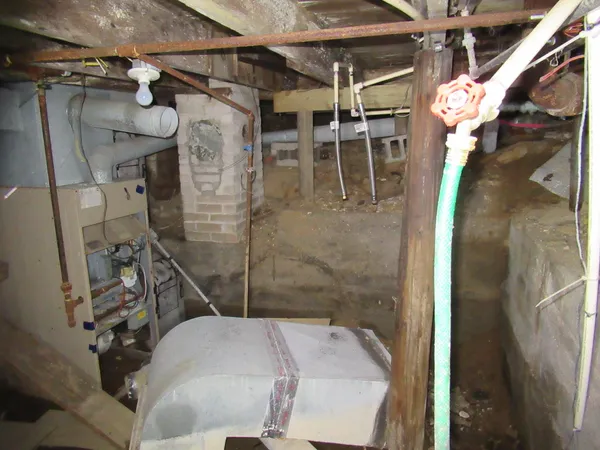 $21,900 | 562 West Van Buren Street, Battle Creek, MI 49037