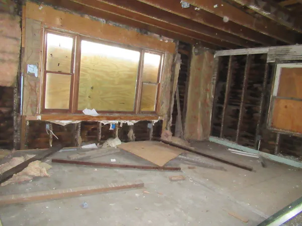 $21,900 | 562 West Van Buren Street, Battle Creek, MI 49037