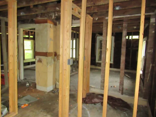 $21,900 | 562 West Van Buren Street, Battle Creek, MI 49037