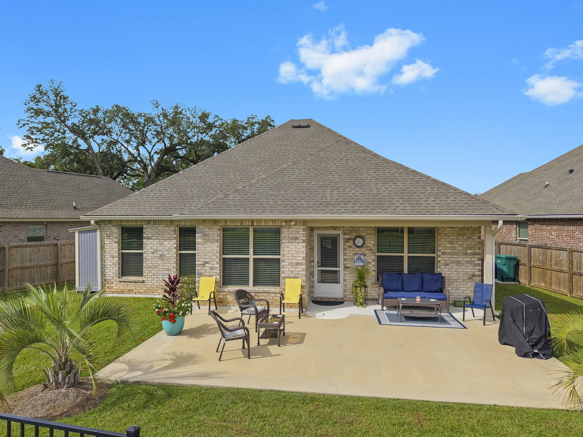 910 Gibson Court Foley, AL 36535 - Photo 2 of 66 Back