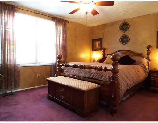 7 Quail Hill Road Pittsburgh, PA 15214 - Photo 6 of 8 Master Bedroom.