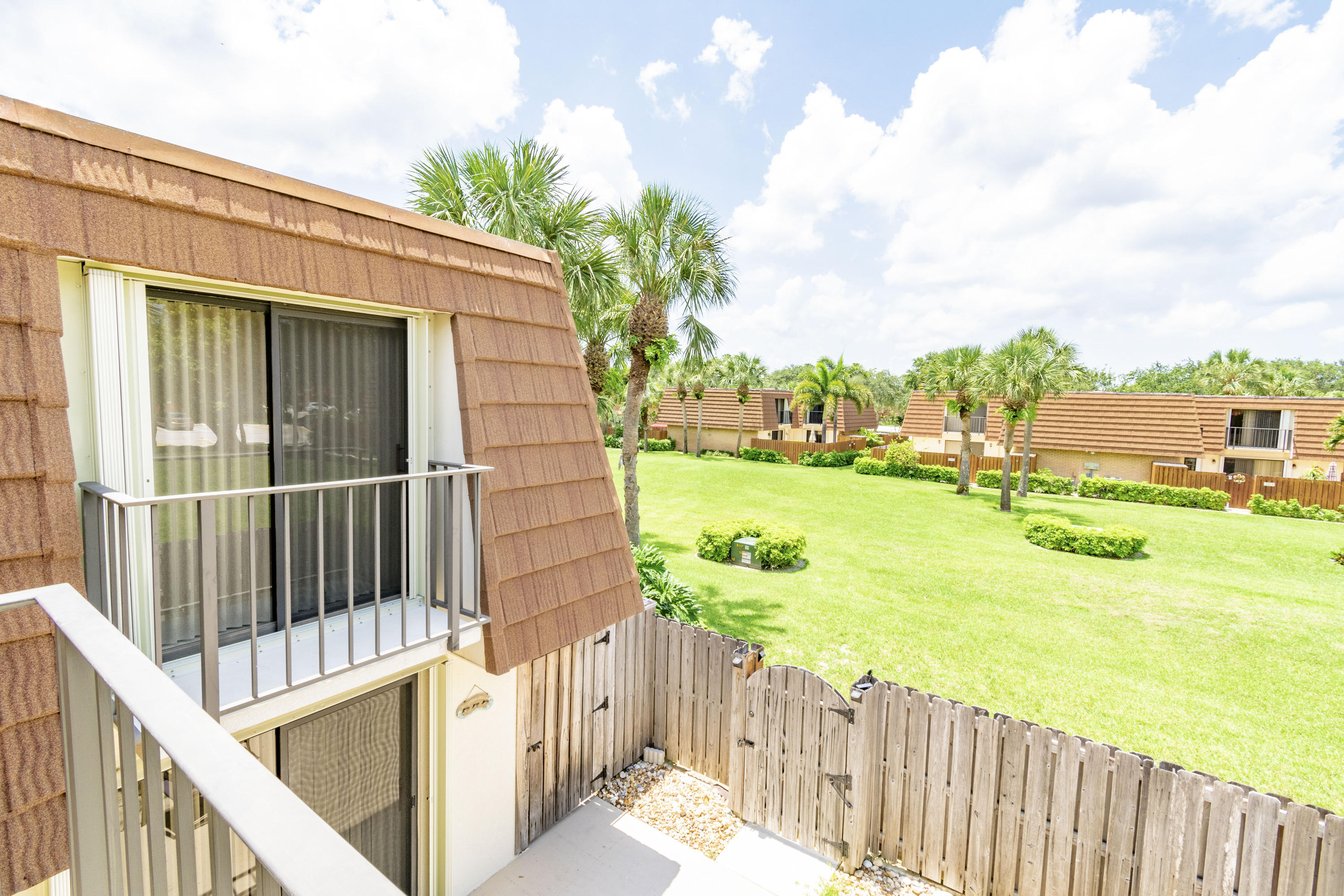 2410 24th Court Jupiter, FL 33477 - Photo 19 of 33